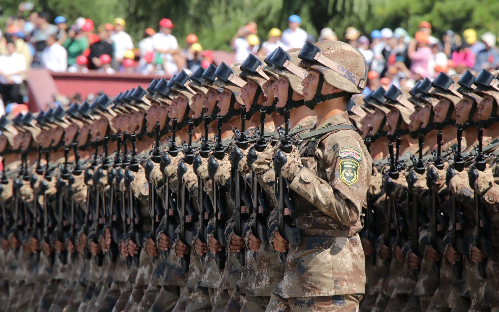羽毛球场上国羽小将勇夺冠军，国家队羽毛球冠军